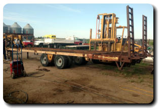 Rebuilding heavy fifth wheel equipment trailer